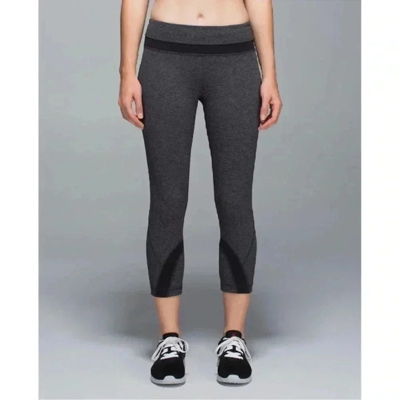 Lululemon Run: Inspire Crop II  Black/Quilt Leggings Size 8 - Picture 1 of 10
